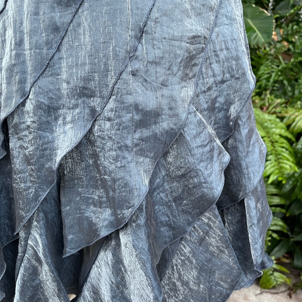 NWOT Samuel Dong TIERED skirt Grey Metallic Size Medium - Picture 8 of 11